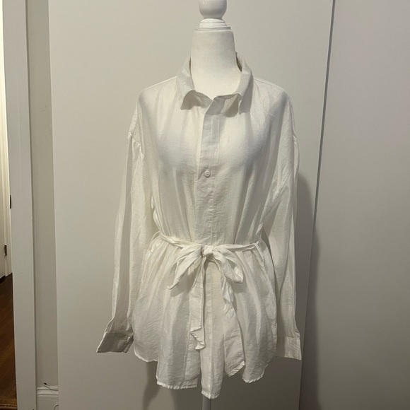 WHITE BLOUSE - CLASSY & TIMELESS - Picture 3 of 11